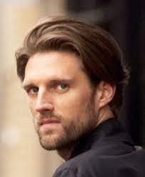 Preppy Thrown Back Style For Men Mens Straight Hairstyles Mens Hairstyles Haircuts For Men