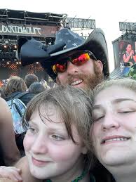 Can Evanescence headline a festival without cancellation?