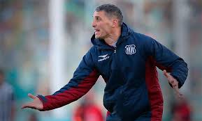 Actualmente dirige a fortaleza de la serie a. Vojvoda Dejo De Ser El Tecnico De Talleres De Cordoba