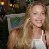 Julie Korman's Instagram, Twitter & Facebook