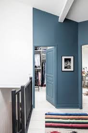 Les Plus Beaux Murs Colores Pour Egayer Une Piece Idee Deco Couloir Maison Peinture Escalier
