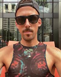 Derek Wendt's Instagram, Twitter & Facebook