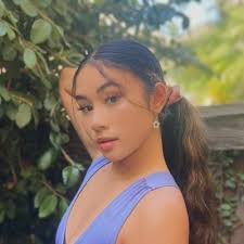 bella monroy (@bellamonroyyy)