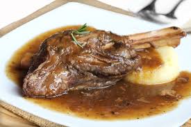 Seguro que esta receta de cocina familiar con javier romero se convertirá en uno de los guisos favoritos de los más pequeños. Jarretes De Cordero Estofado Receta De Divina Cocina