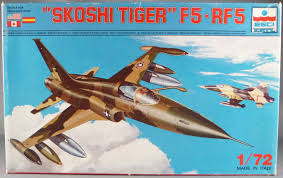 This model proudly wears the livery of the cag's. Esci Ref 9038 Fighter Plane Skoshi Tiger F5 Rf5 1 72 Mint In Box