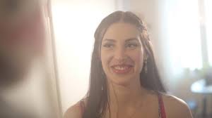 WE AHR är två kusiner från släkten Lahovary som började göra musik  tillsammans och fann en djupare kontakt och närhet under coronapandemin.