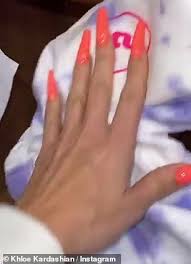 On thursday, khloé kardashian apparently responded to rumors that she is engaged to tristan thompson, her daughter's father. Khloe Kardashian Takes Her Massive Diamond Ring From Tristan Thompson Off World News Curatory