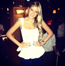 Şeyma subaşı, 2009 yılında acun ilıcalı 'nın sunduğu 'var mısın yok musun ' adlı yarışma programına katılarak 69 bin tl kazandı. Acun Ilicali Nin Bosandigi Esi Seyma Subasi Kimdir Seyma Subasi Kac Yasindadir Haberler Magazin