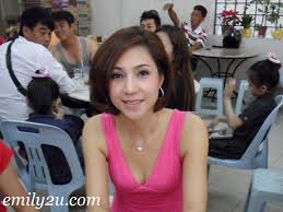 Wat mai suwankiri with the kee's family! Breakfast With Angela Chan Mei Ngor From Emily To You