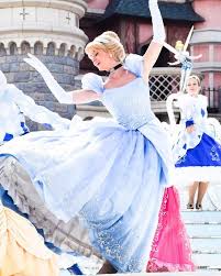 Turn Your Little Girl S Ordinary Bed Into A Disney Princess Bed In 2020 Disneyland Princess Disney Princess Cosplay Disney Cosplay
