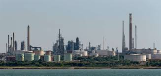 Esso faces fine over 'major safety lapse' which caused gas leak at Fawley  oil refinery