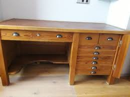 Schreibtisch in weiss matt von momax ansehen. Schreibtisch Aus Hellbraunem Holz Mit Viel Stauraum Original Antike Mobel