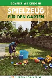 Spielzeug Fur Den Sommer Plitsch Platsch Spass Werbung Kinder Spielzeug Kinder Und Spielzeug Draussen