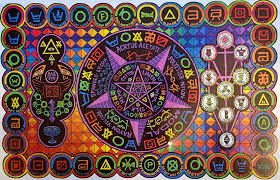 Bonjour à tous, 😊🤗je vous partage une des mes dernières creation en cours  de réalisation. Merci pour vos partages 😇🙏❤🌈 n hésitez pas à venir me  découvrir sur Oraya mandalas🌈❤🤩belle journée à