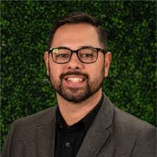 Tom Traut's Instagram, Twitter & Facebook