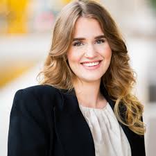 Natalie Bratcher's Instagram, Twitter & Facebook