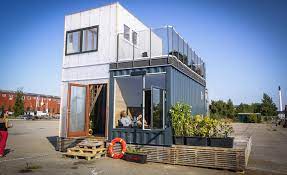 Möglichst günstig, um die kosten niedrig zu halten. Containerhaus Nachhaltig Wohnen Ohne Auf Komfort Verzichten Zu Muessen