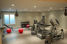Top Of The Line Home Gym Designed And Built By Www Ourhomeimprovement Com Salle De Gym A La Maison Salle D Entrainement Sous Sol Decoration D Une Petite Piece