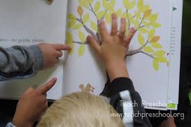 Tapping our own magic table top tree – Teach Preschool