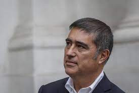 Jun 20, 2021 · desbordes aspiraba a revalidar su mayoría electoral en el partido al que representa como presidenciable, tras haber conducido rn desde marzo de 2018 y haber conseguido altas adhesiones en comicios posteriores. Mario Desbordes La Meritocracia Que Llego A La Cabeza De Renovacion Nacional Diario Financiero