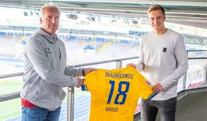 Felix kroos (born 12 march 1991) is a german footballer who plays as a midfielder for union berlin, on loan from werder bremen. Felix Kroos Wird Ein Lowe Eintracht Braunschweig