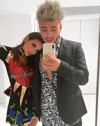 En esta ocasión tenemos la oportunidad de presentarles a eladio carrión un joven comediante de puerto rico que está haciendo muchísimo ruido y se ha posicionado como unos de. En Modo Vengaza Novia De Sebastian Villalobos Trolea A J Balvin Reggaeton Rankiado Musica Urbana Latina En Un Solo Sitio