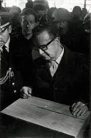 Entre los años 1970 y 1973, durante el gobierno del presidente salvador allende gossens, la reforma agraria se profundizó a través de la relativización de . Gobierno De Salvador Allende Wikiwand