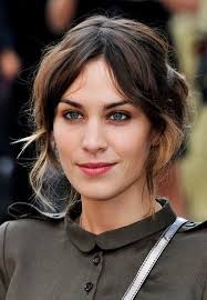Starting her own fashion line was the realization of a childhood dream for alexa, and it has been a resounding success. Alexa Chung Loose Bun Alexa Chung Hair Long Bangs Long Hair Styles