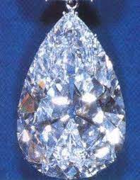 Wie cullinan i wird es von einem gelbgoldgehäuse gehalten, das auf die krone geschraubt ist. Konigliche Juwelen Cullinan Diamant