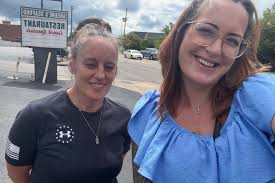 Can someone please give us a better background? I am in love with this  picture but would love a different background