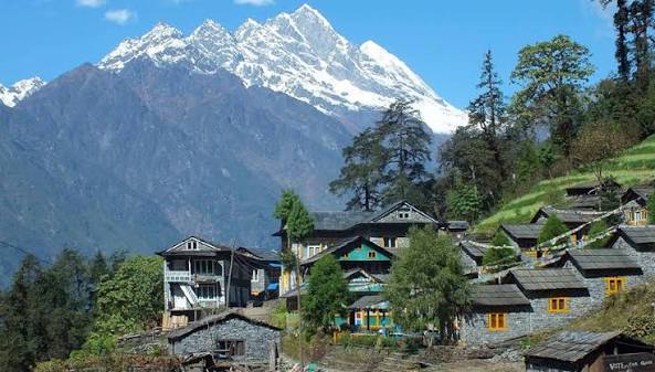 Aru Valley camping meadow Pahalgam