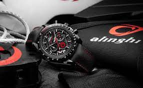 Omega didn't make too much of a huge fuss about this new dark side of the moon as they've done in previous years but when you look closely you'll notice there are quite big differences between this model and all other previous iterations. Omega Speedmaster Dark Side Of The Moon Alinghi Zehn Vor Zwei