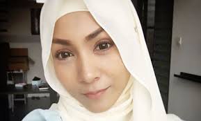 Kurang Tawaran, Elfaeza Ul Haq Buat Amal Cuci Surau