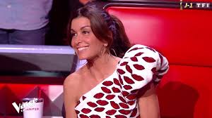 Elle se confie sur cette victoire pleine d'émotions ! Jenifer Sa Luxueuse Tenue Pour La Finale De The Voice Moquee Par Les Internautes Voici