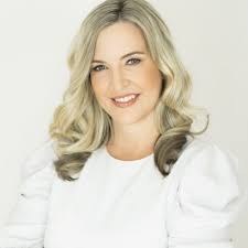 Nicole Garton's Instagram, Twitter & Facebook