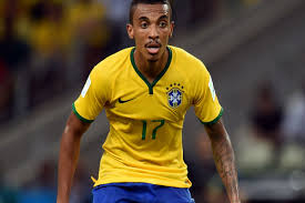 Fenerbahçe'de luiz gustavo, şu an takımın en fazla kazanan oyuncusu konumunda. Brazil Vs Colombia Preview Luiz Gustavo Suspension Will Worry Hosts