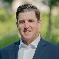 Brett Lanning's Instagram, Twitter & Facebook