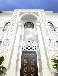 Typically, private villas in saudi arabia have multiple entrances in keeping with the traditions of arabic culture; Maha Leon On Twitter With The Clever Use Of Modern And Traditional Design Concepts And Elements This Family Villa Modern Arabic Exterior Design Is A Well Designed Fusion Of East Meets West Https T Co Ddb1yzte32