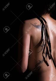 Nackte Frau, Zurück Mit Einer Peitsche, Bdsm, SM- Und Fetisch, Sexspielzeug  Lizenzfreie Fotos, Bilder und Stock Fotografie. Image 72156057.