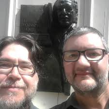 Todos los días celebro el privilegio de una amistad de 28 años con Juan Felipe  Robledo. Desde aquellos primeros encuentros en 1995 y una inolvidable clase  de Introducción a la literatura en