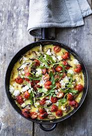 Polenta Bake With Feta Tomato And Mushrooms Recettes De Cuisine Cuisine Vegetarienne Plat Vegetarien