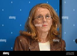 Klima minister hi-res stock photography and images