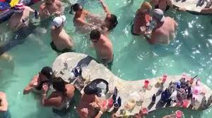 Video posted by a reporter shows partiers crowded together in a pool at the lake of the ozarks, missouri, this memorial day weekend. Lake Of The Ozarks Covid Cases Community Undeterred From Reopening