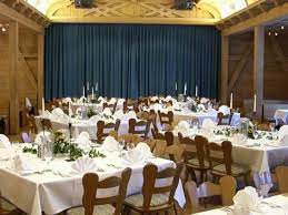 Die unterkunft zum alten wirt begrüßt sie in der stadt leutstein und bietet ihnen ein restaurant, eine bar, einen garten sowie kostenfreies wlan in. Restaurant Tavern Biergarten Landgasthof Zum Alten Wirt Mauern Photos On The Map