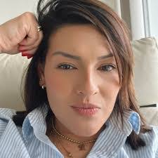 Liz Pena's Instagram, Twitter & Facebook