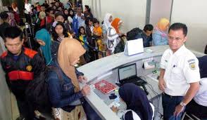 Informasi lowongan kerja terbaru di kudus, lowongan kerja swasta, perbankan, bumn, cpns di daerah kabupaten kudus dan sekitarnya terbaru 2021. Foto Mudik Lebaran 2014 Kai Operasikan Ka Tambahan Dari Kiaracondong