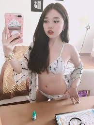 Sâm ngọc linh (danh pháp hai phần: Linh Ngá»c Ä'am Ná»¯ Streamer Ä'inh Ä'am Khoe Dang Tao Báº¡o Láº¥p Lo Vá»›i Bikini