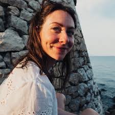 Amy Clare's Instagram, Twitter & Facebook