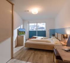 Náš názor na hotel haus romeo scheffau podle 15 hodnocení je již naprosto přesvědčivá průměrná známka 86% kvality. Hotelbilder Haus Romeo Alpine Gay Resort Men 18 Only Scheffau Am Wilden Kaiser Holidaycheck