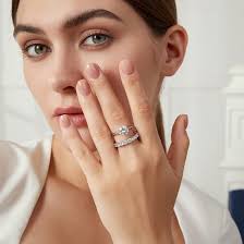 Rings with Moissanite